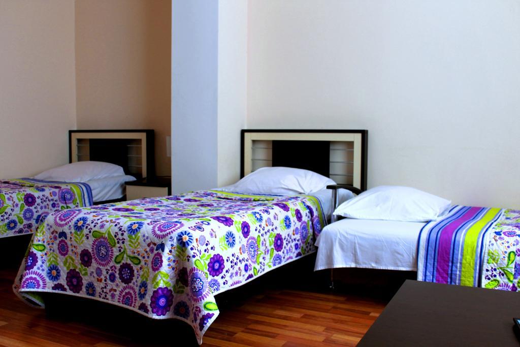 Max Comfort Hotel Кутаиси Номер фото