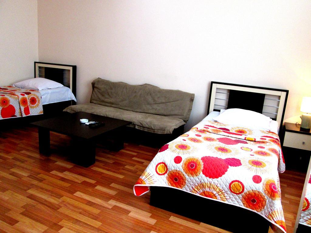 Max Comfort Hotel Кутаиси Экстерьер фото