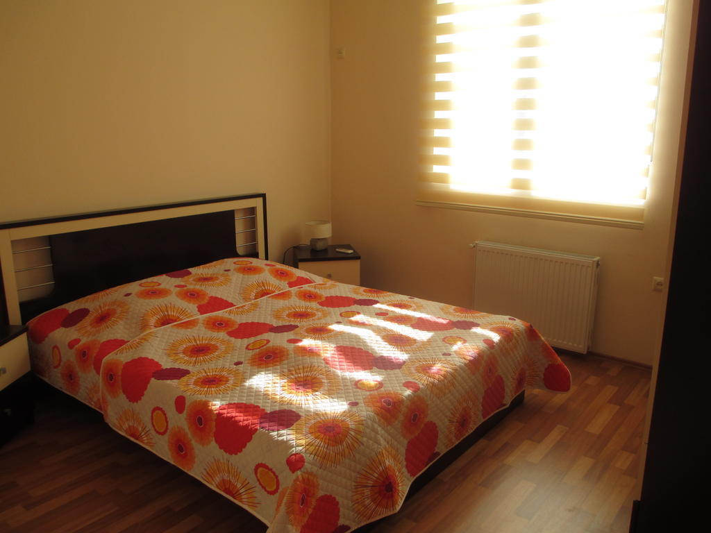 Max Comfort Hotel Кутаиси Номер фото